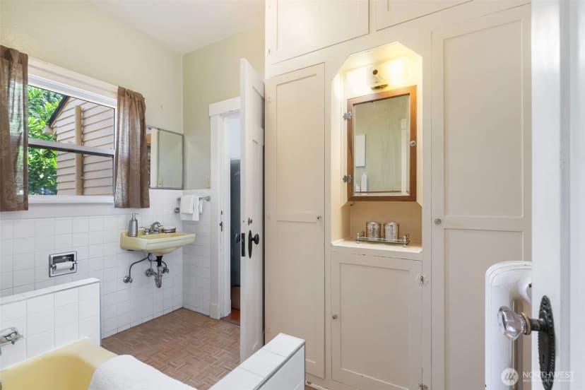 Property photo for 1610 S Hill Street, Seattle photo 25