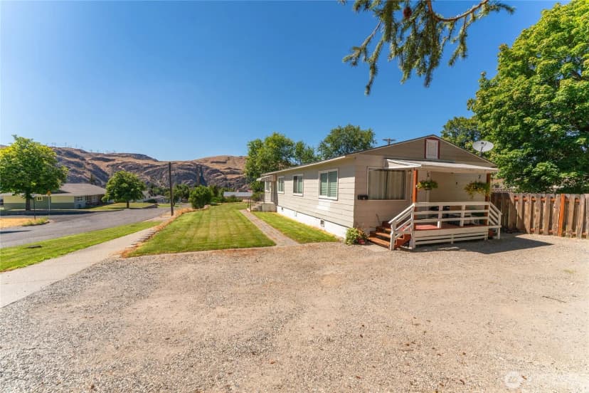 Property photo for 1000 Civic Way Ne, Coulee Dam photo 34