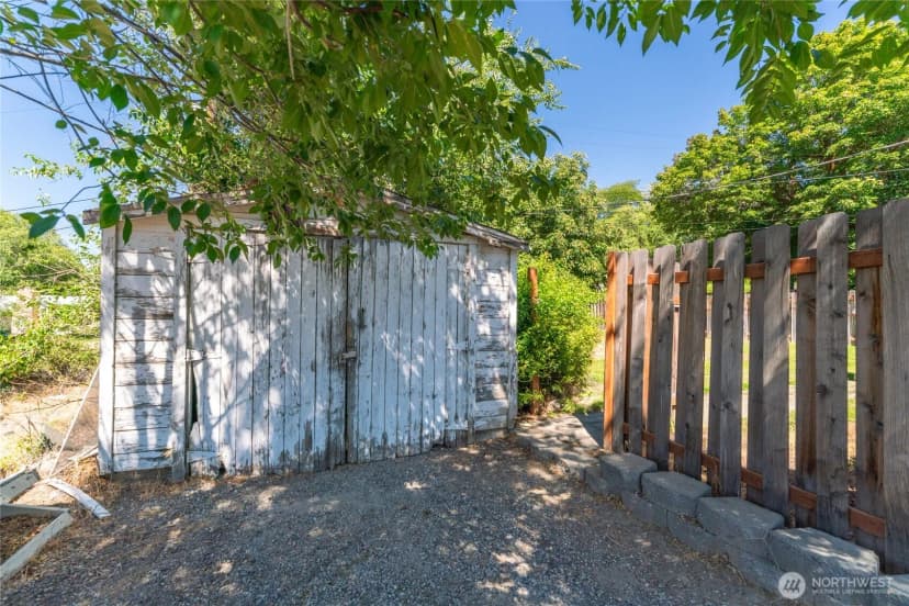Property photo for 1000 Civic Way Ne, Coulee Dam photo 24