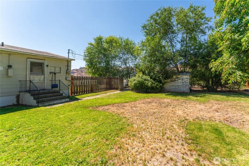 Property photo for 1000 Civic Way Ne, Coulee Dam photo 28
