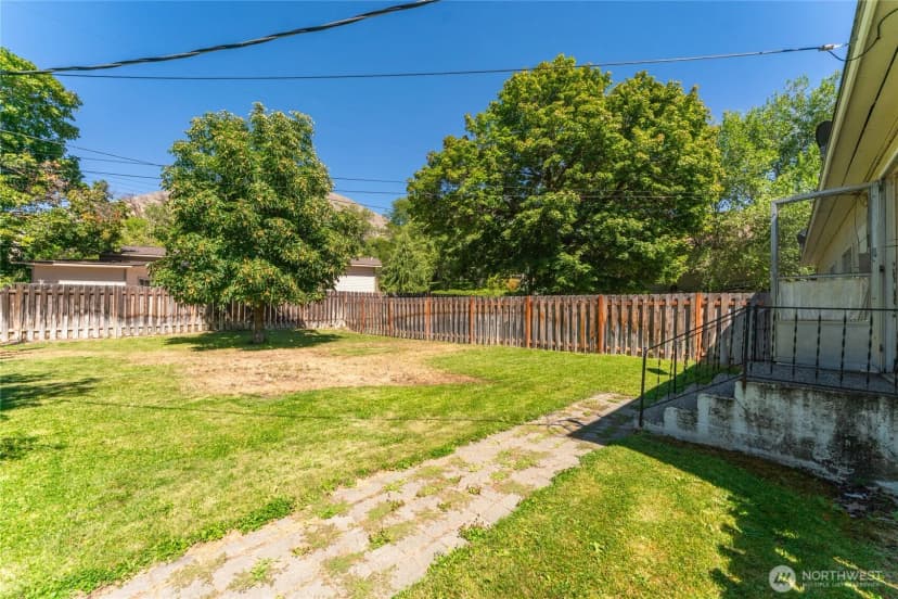 Property photo for 1000 Civic Way Ne, Coulee Dam photo 25