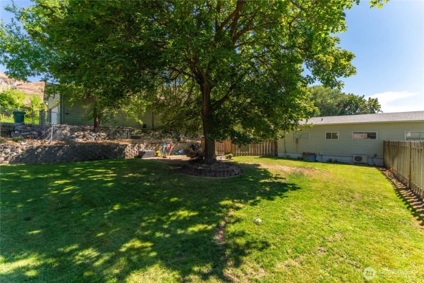 Property photo for 1000 Civic Way Ne, Coulee Dam photo 32