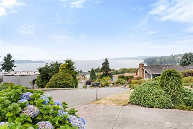 Property photo for 28624 8th Place S, Federal Way photo 3