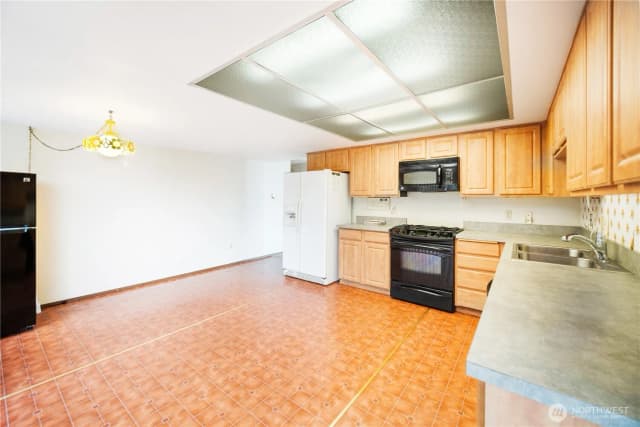 Property photo for 28624 8th Place S, Federal Way photo 5