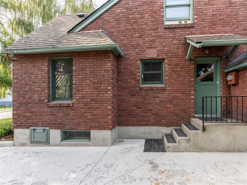 Property photo for 8 Harrison Street, Wenatchee photo 34