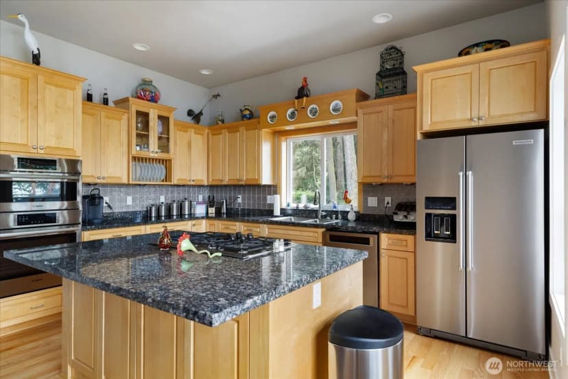 Property photo for 1689 West Beach Road, Oak Harbor photo 18