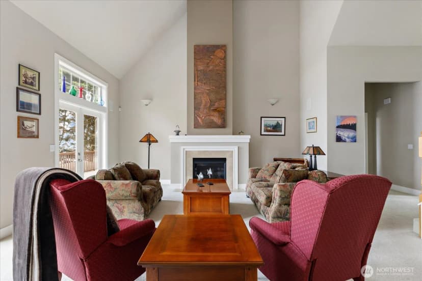 Property photo for 1689 West Beach Road, Oak Harbor photo 6