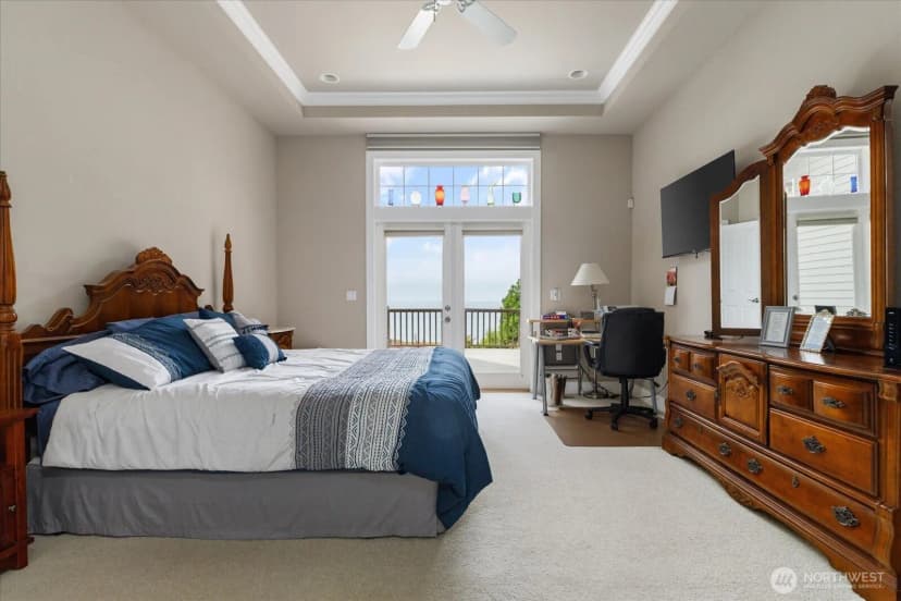 Property photo for 1689 West Beach Road, Oak Harbor photo 12