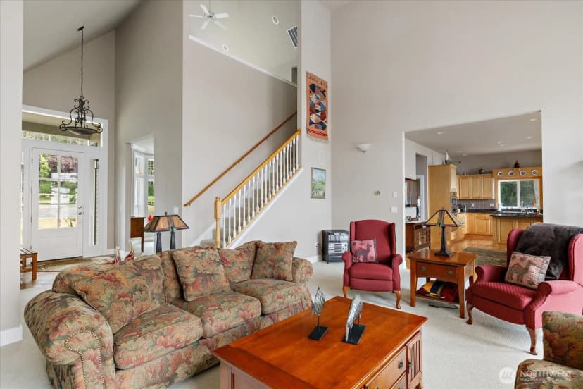 Property photo for 1689 West Beach Road, Oak Harbor photo 8