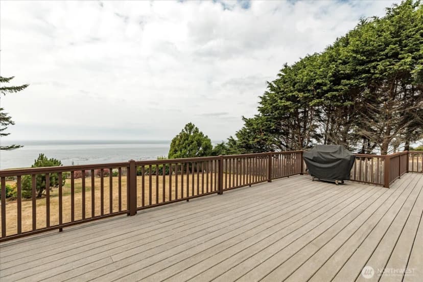 Property photo for 1689 West Beach Road, Oak Harbor photo 27