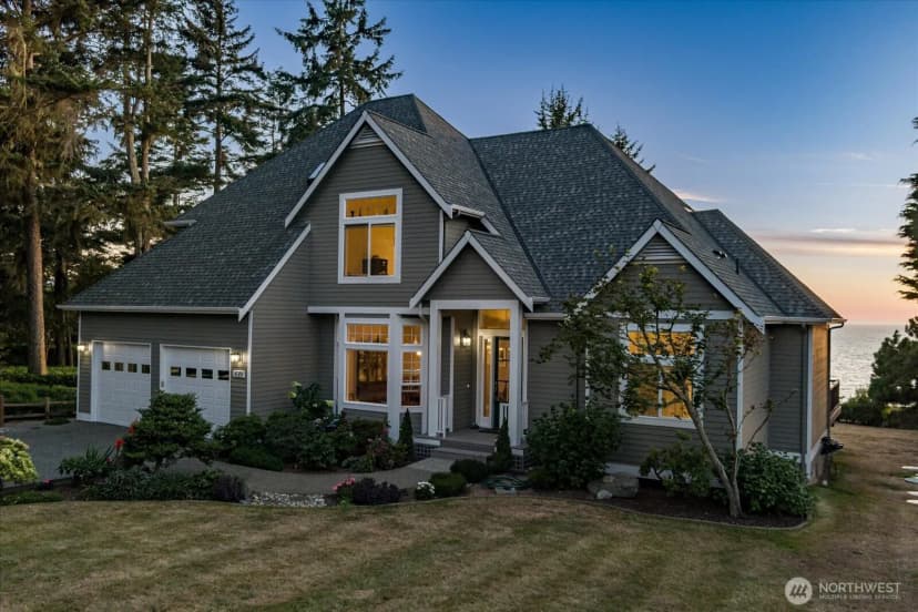 Property photo for 1689 West Beach Road, Oak Harbor photo 5