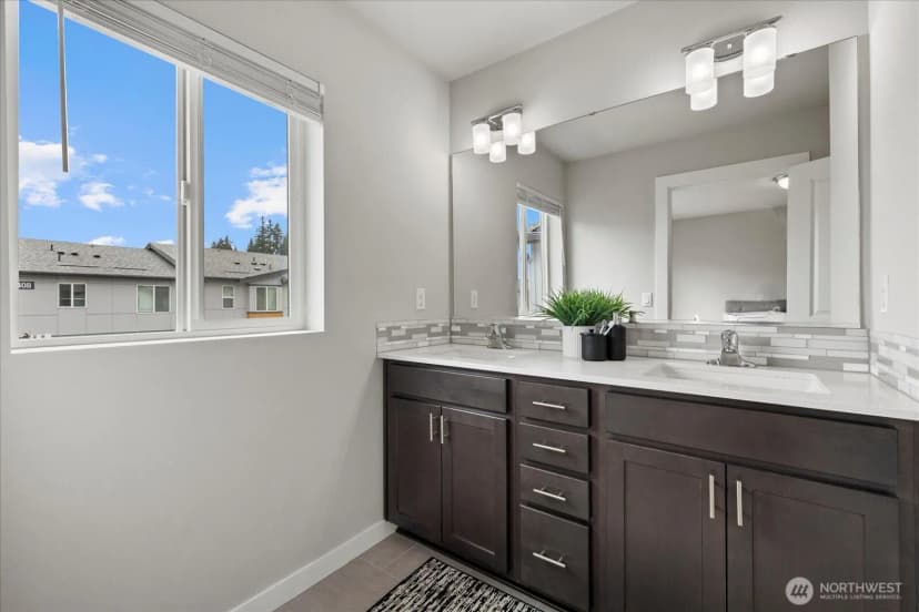 Property photo for 19404 36th Avenue Se #d, Bothell photo 17