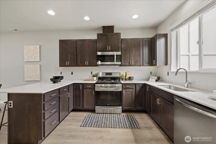 Property photo for 19404 36th Avenue Se #d, Bothell photo 9