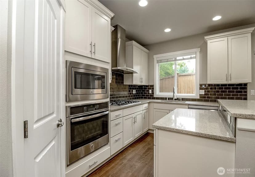 Property photo for 7728 Ne 151st Lane, Kenmore photo 11