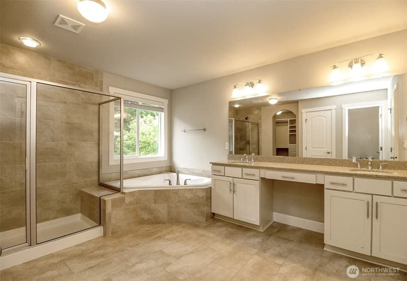 Property photo for 7728 Ne 151st Lane, Kenmore photo 19