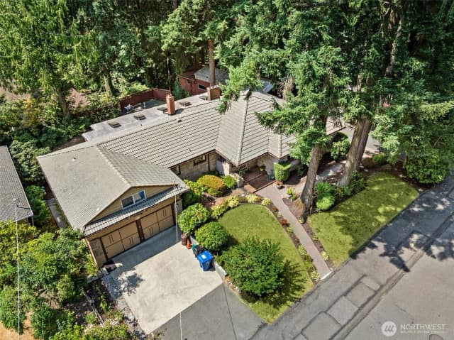 Property photo for 13237 8th Avenue Nw, Seattle photo 2