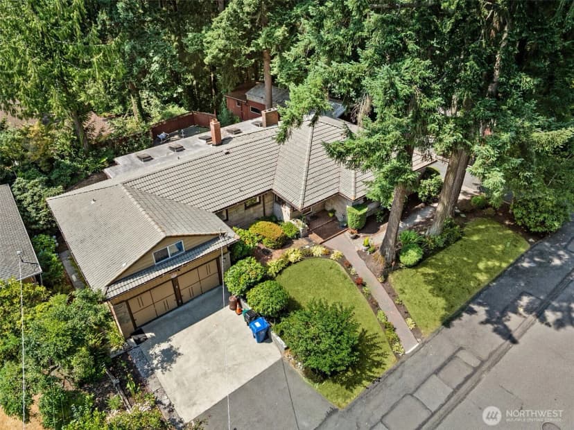 Property photo for 13237 8th Avenue Nw, Seattle photo 2