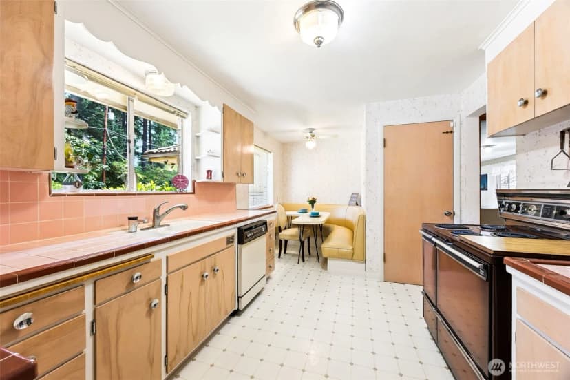 Property photo for 13237 8th Avenue Nw, Seattle photo 9