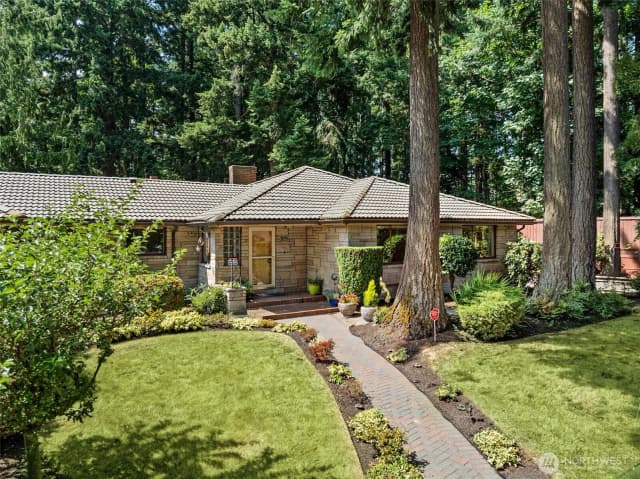 Property photo for 13237 8th Avenue Nw, Seattle photo 3