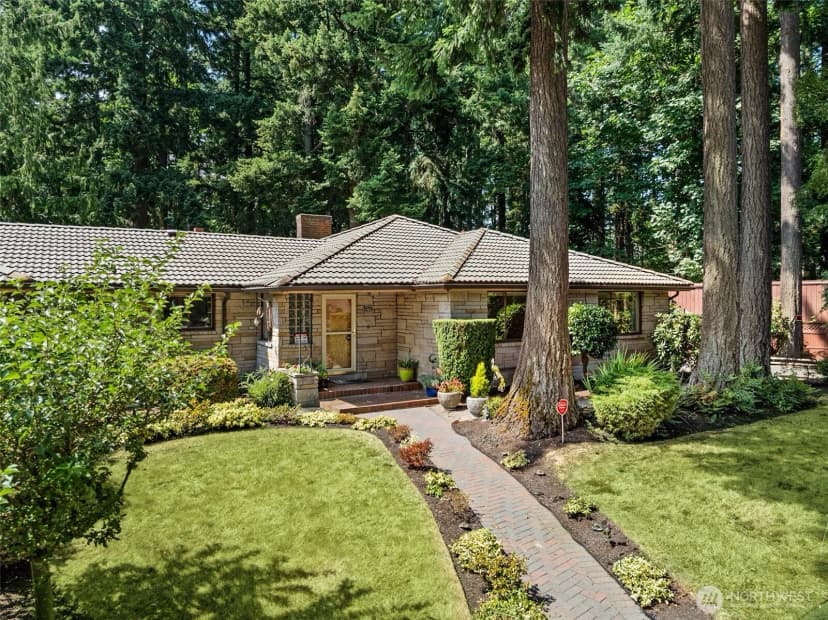 Property photo for 13237 8th Avenue Nw, Seattle photo 3