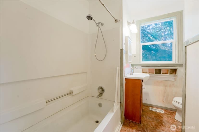 Property photo for 11027 Alton Avenue Ne, Seattle photo 11