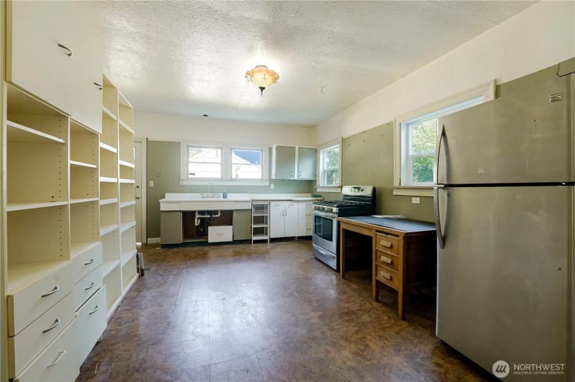 Property photo for 11027 Alton Avenue Ne, Seattle photo 8
