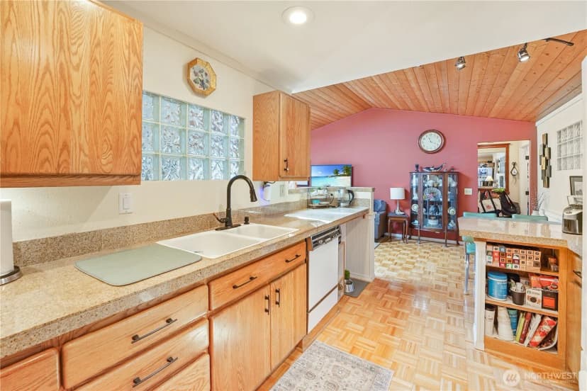 Property photo for 2829 92nd Avenue Ne, Clyde Hill photo 6