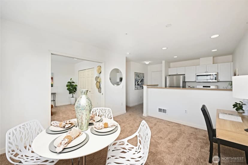 Property photo for 524 6th Avenue W #404, Seattle photo 5