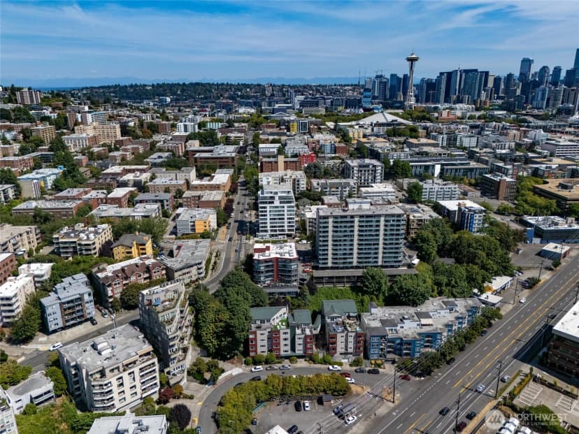 Property photo for 524 6th Avenue W #404, Seattle photo 18