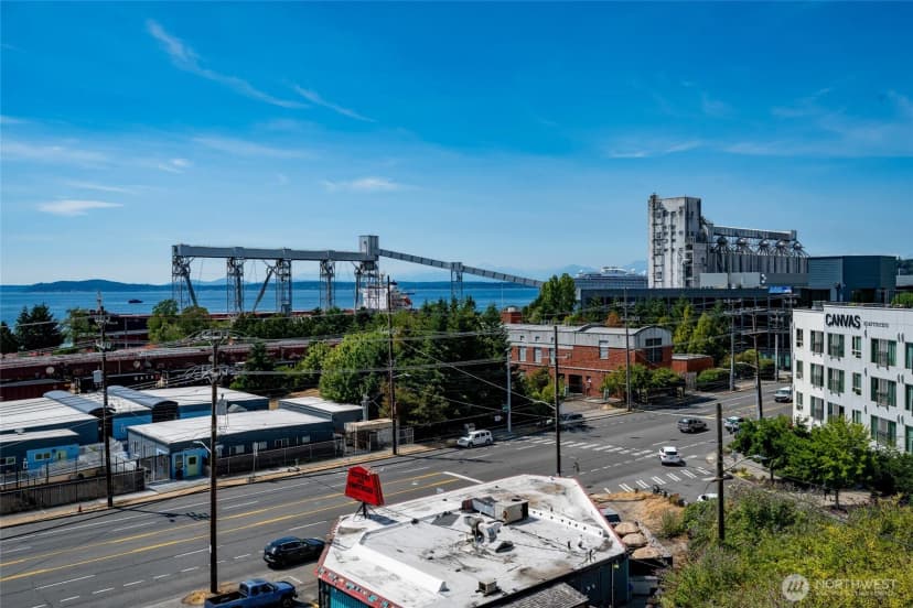 Property photo for 524 6th Avenue W #404, Seattle photo 16