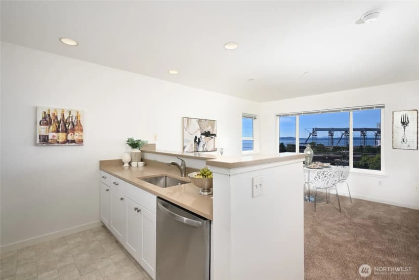 Property photo for 524 6th Avenue W #404, Seattle photo 8