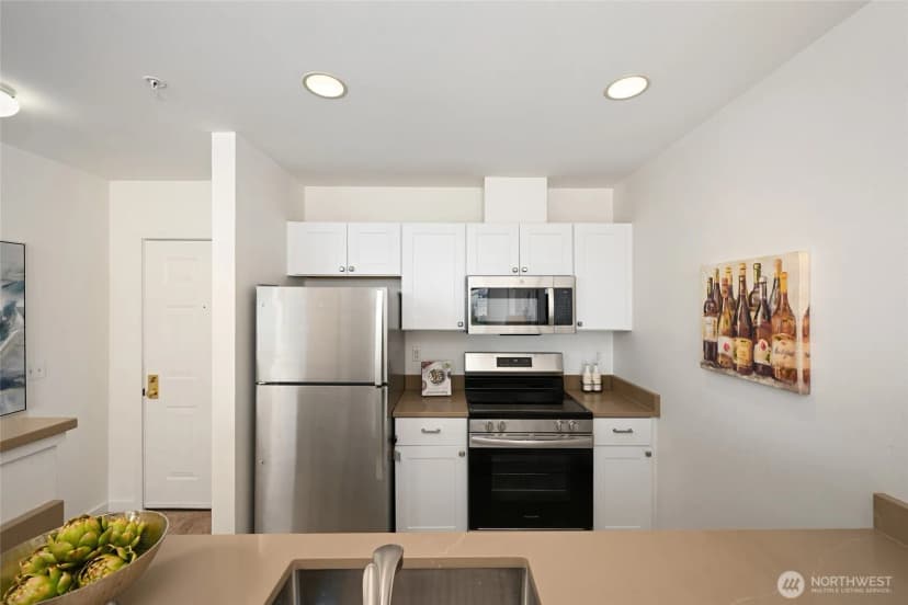 Property photo for 524 6th Avenue W #404, Seattle photo 7