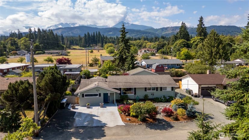 Property photo for 324 E Hillcrest Drive, Port Angeles photo 2