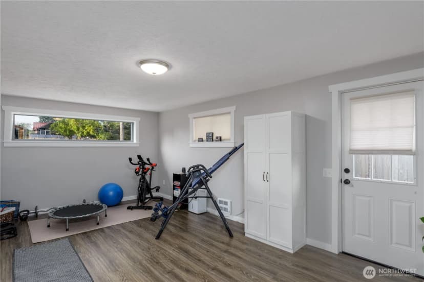 Property photo for 324 E Hillcrest Drive, Port Angeles photo 18