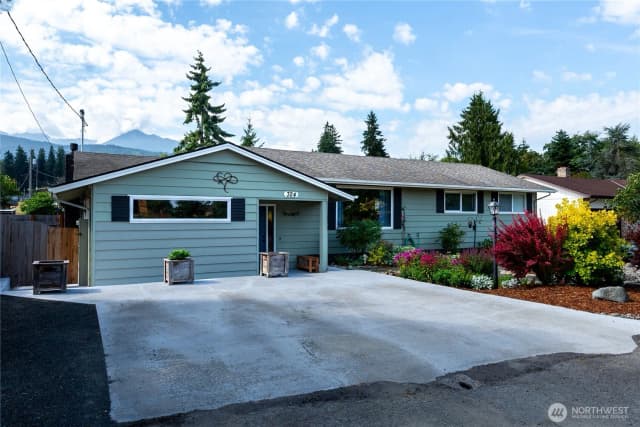 Property photo for 324 E Hillcrest Drive, Port Angeles