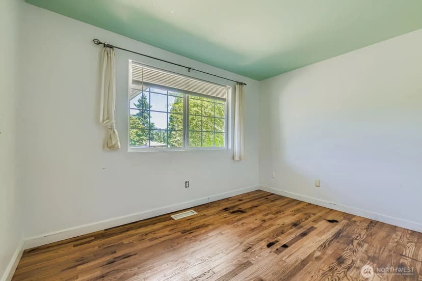 Property photo for 12432 103rd Avenue Ne, Kirkland photo 18