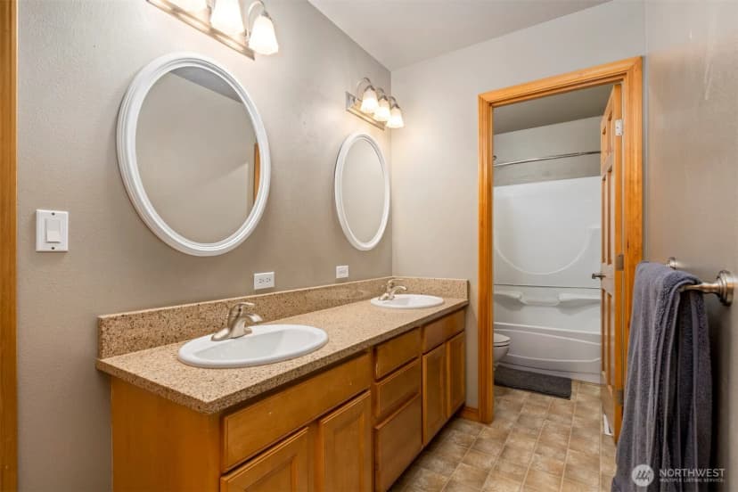 Property photo for 4975 E 12th Drive, Bellingham photo 26