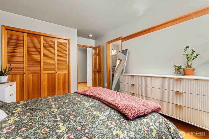 Property photo for 4975 E 12th Drive, Bellingham photo 22