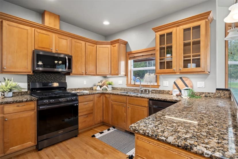 Property photo for 4975 E 12th Drive, Bellingham photo 9