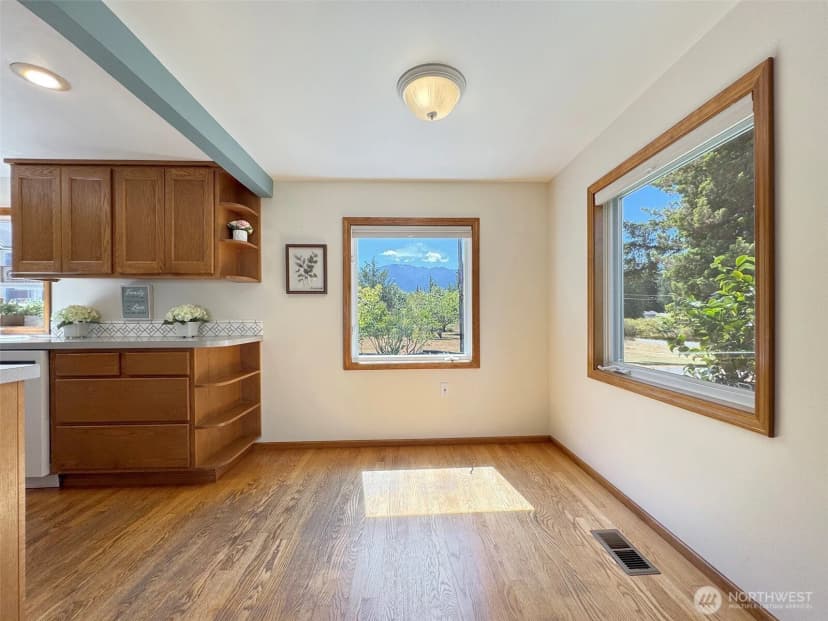 Property photo for 1703 S Golf Course Road, Port Angeles photo 8