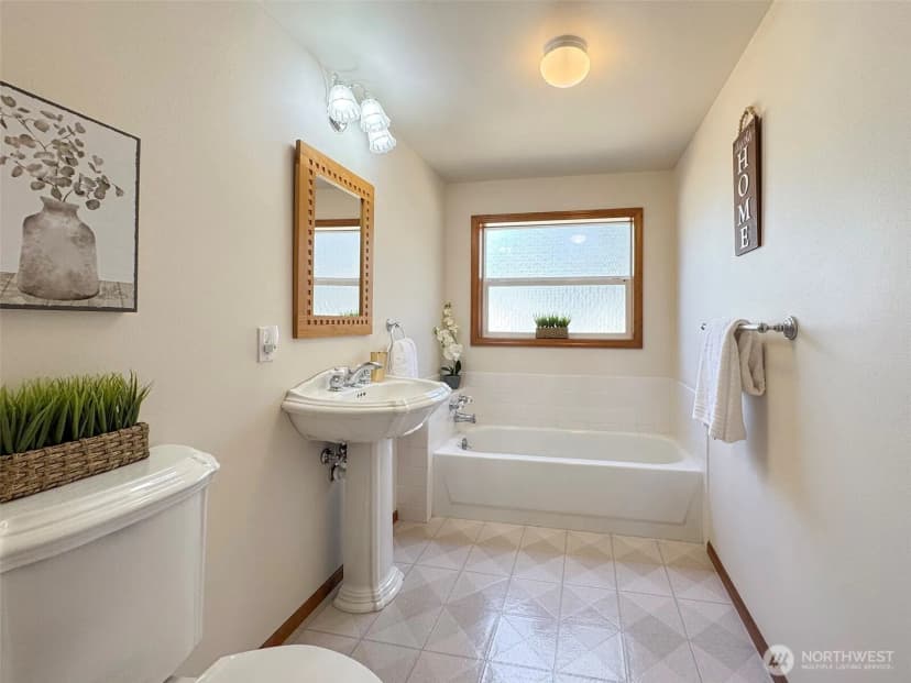 Property photo for 1703 S Golf Course Road, Port Angeles photo 15