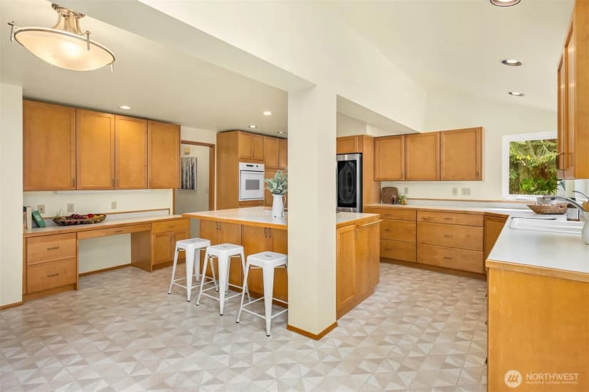 Property photo for 4539 Blakely Heights Drive Ne, Bainbridge Island photo 14