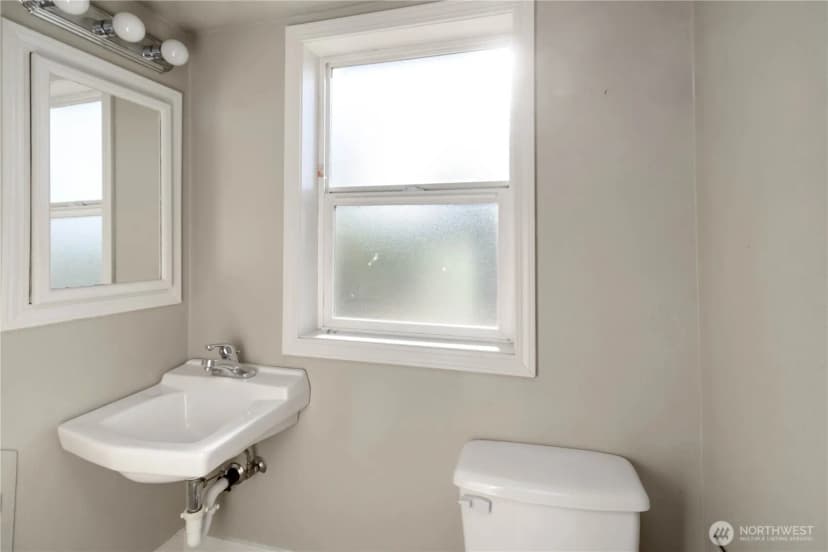 Property photo for 815 N Pearl Street, Centralia photo 28