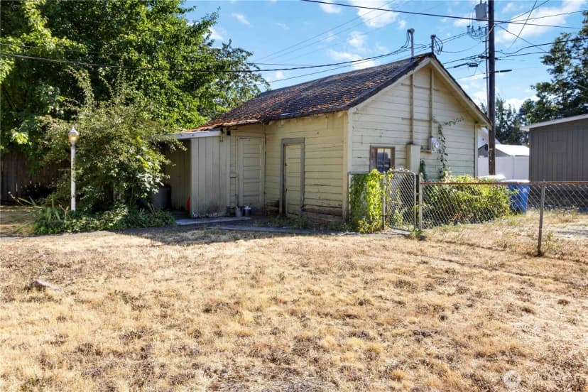 Property photo for 815 N Pearl Street, Centralia photo 34