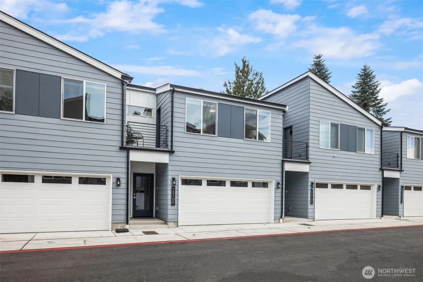Property photo for 1510 Hollow Dale Place #e, Everett photo 3