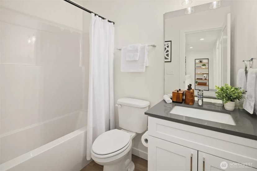 Property photo for 1510 Hollow Dale Place #e, Everett photo 13