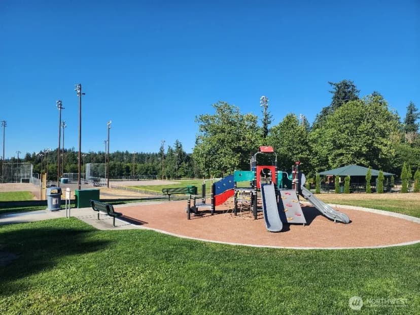 Property photo for 16200 Parkside Way Se, Renton photo 33