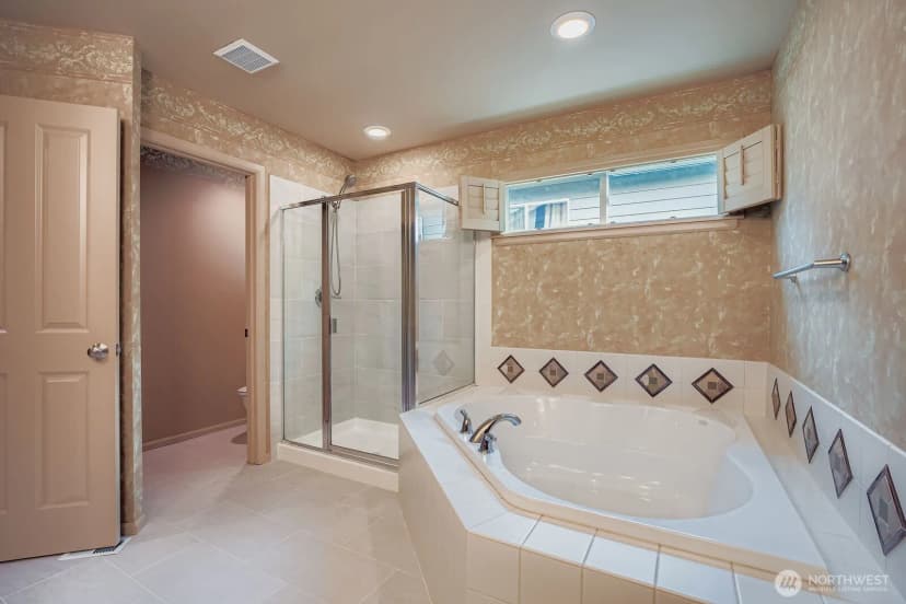 Property photo for 16200 Parkside Way Se, Renton photo 17