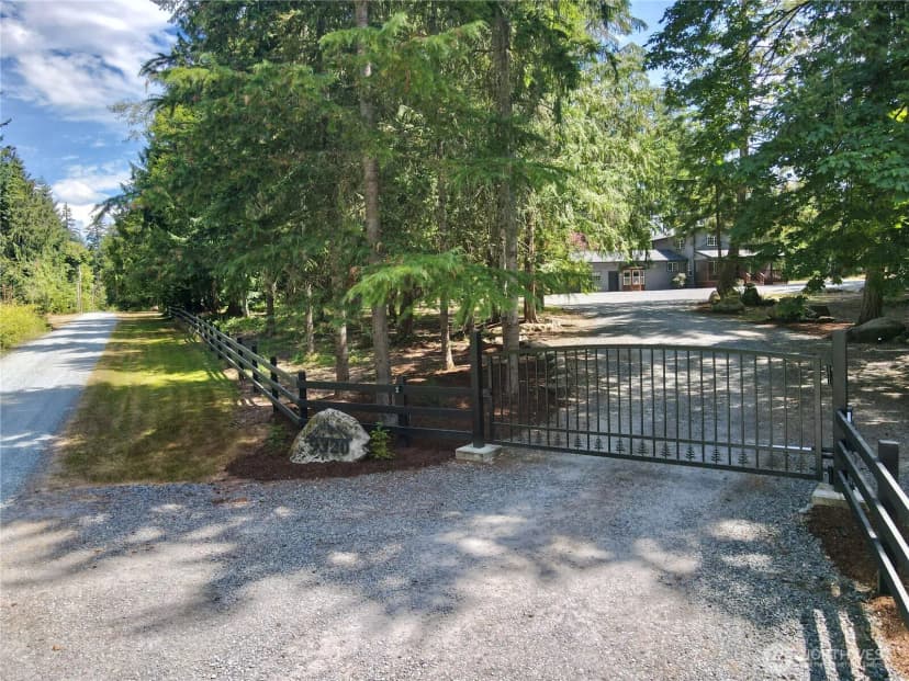 Property photo for 9320 395th Street E, Eatonville photo 38