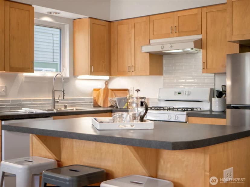 Property photo for 6736 29th Avenue S, Seattle photo 16